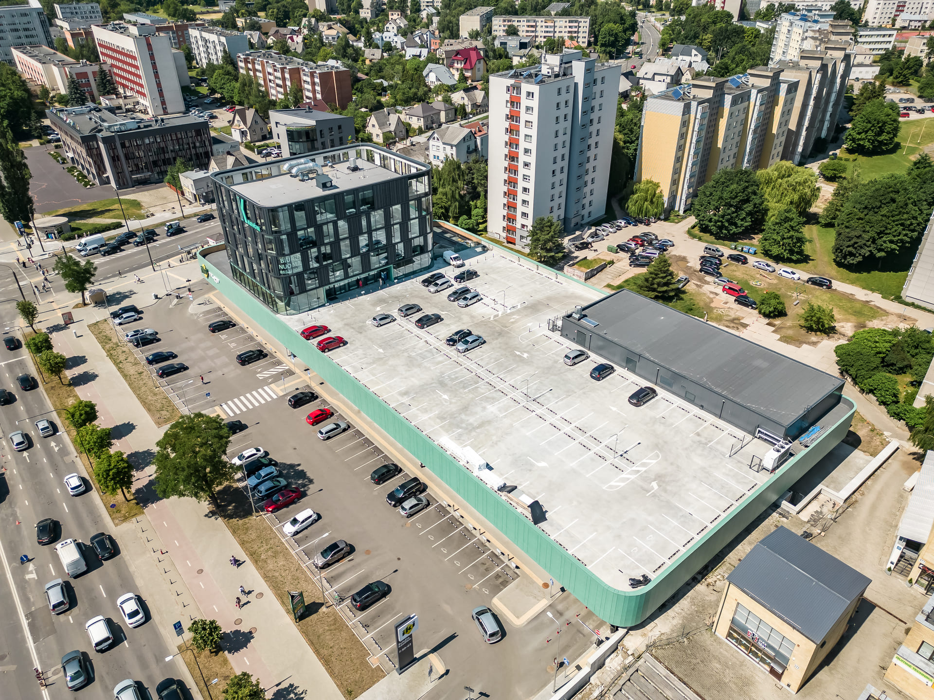 Savanorių pr. Kaunas. Sutapdinti PVC ir bituminiai stogai